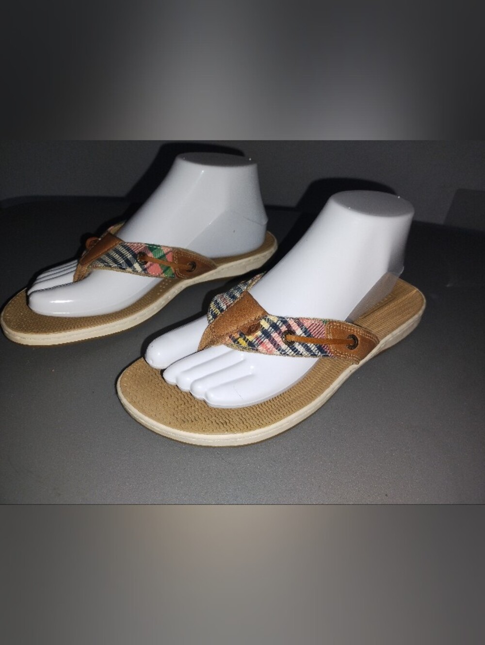 Sperry Women's Seafish Flip-Flops, plaid textile and leather upper Size 7.5